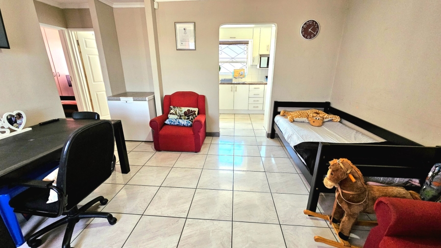 2 Bedroom Property for Sale in Strandfontein Village Western Cape